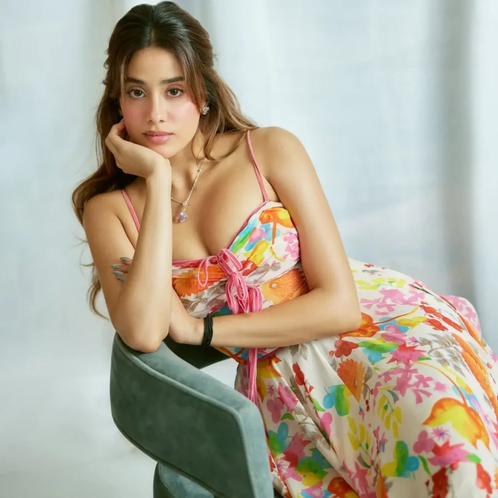 Janhvi Kapoor beautiful dress 