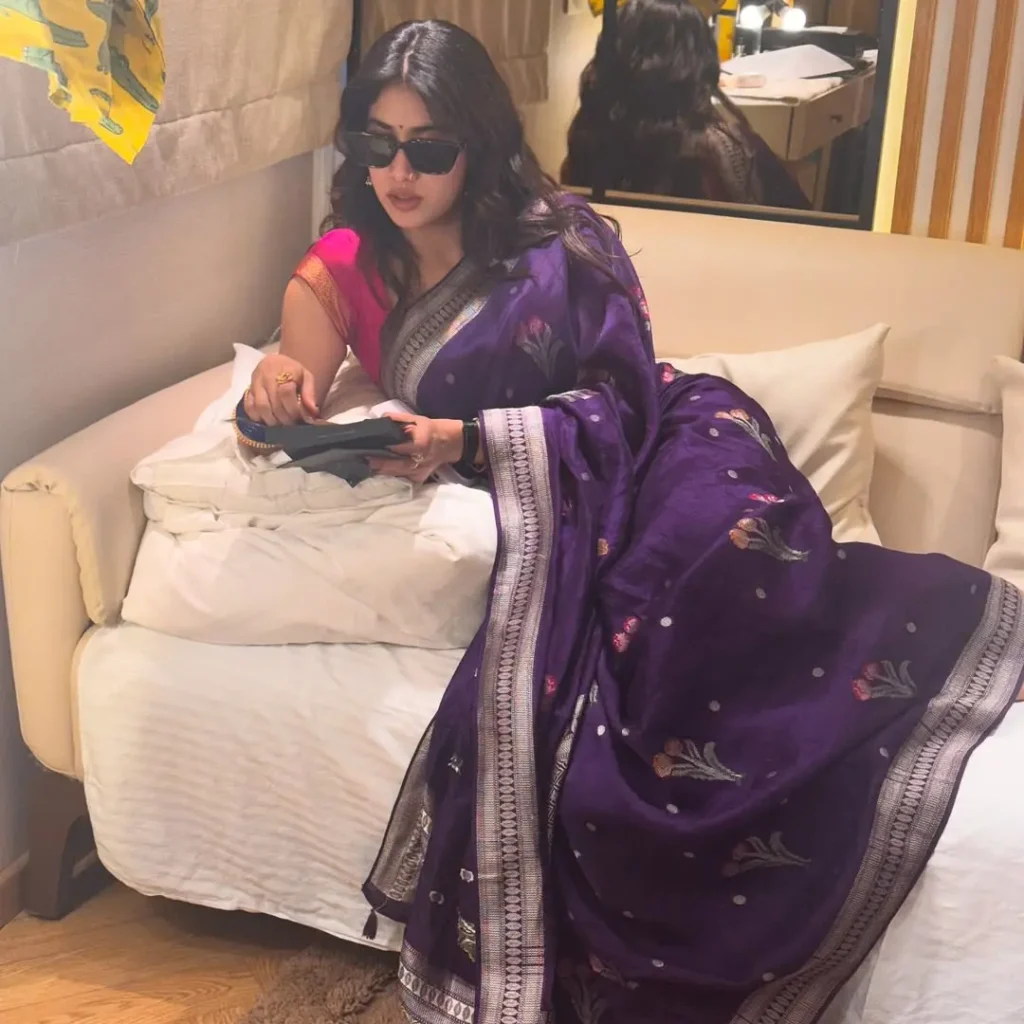 Janhvi Kapoor beautiful blue saree 2025